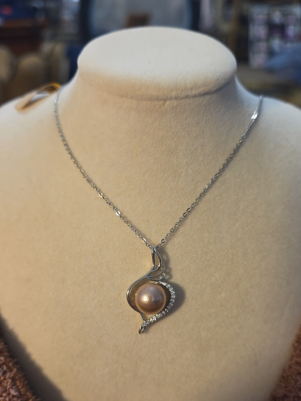 Silver Pearl Pendant Necklace - Elegant Pink Pearl Accent